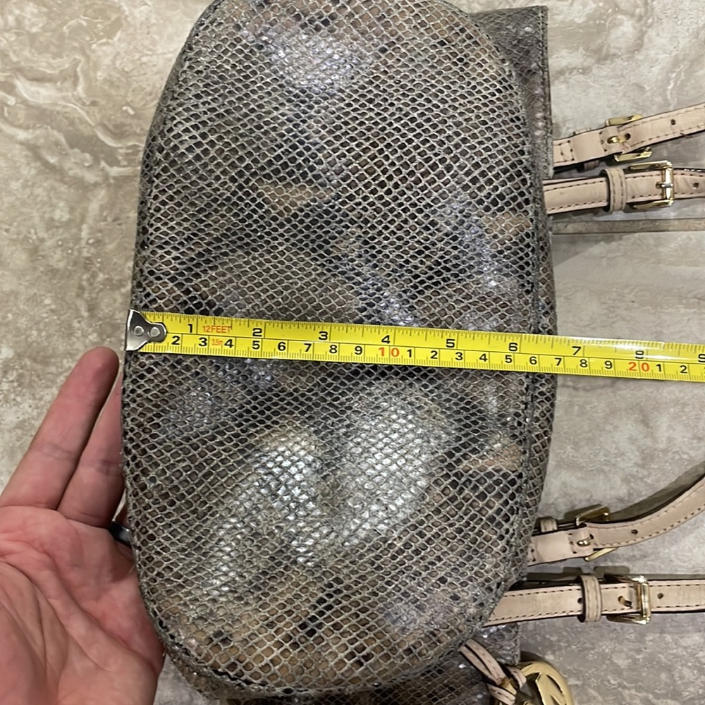 Michael Kors Jet Set Taupe Embossed Leather Shoulder Pocket Tote Bag‎ - Picture 14 of 14
